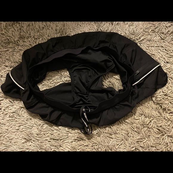 Victoria Sport Running Short - Picture 4 of 6